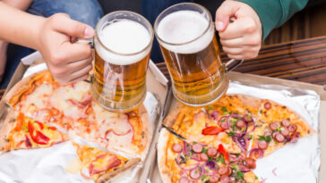 øl og pizza